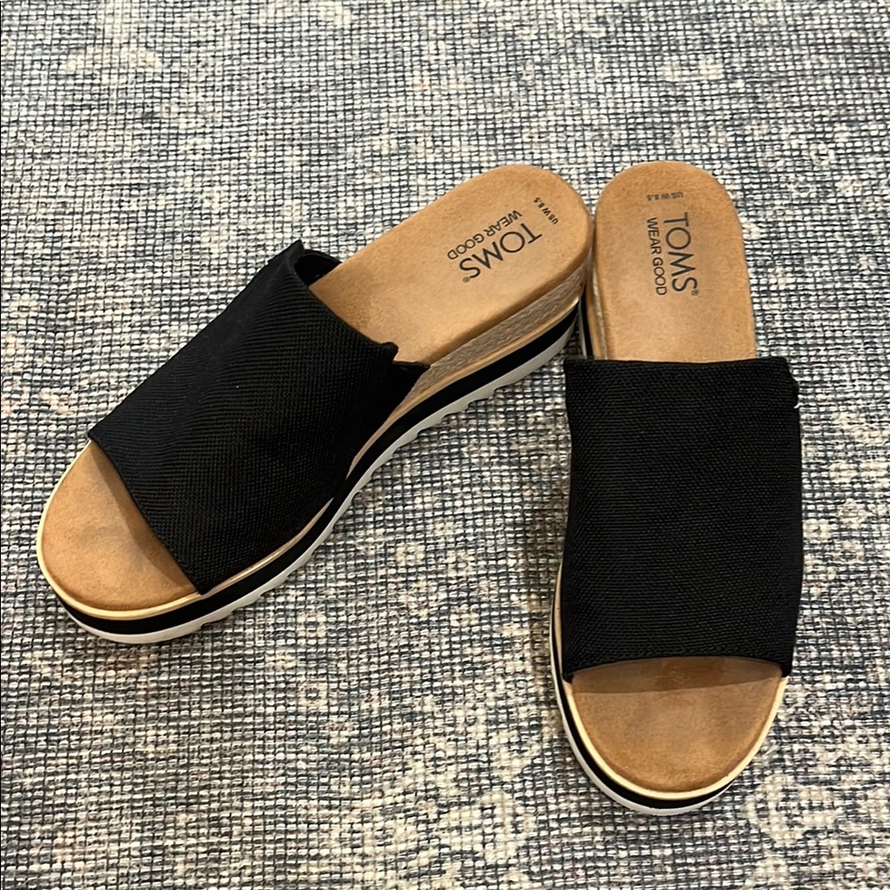 Toms Black and Tan Mules with Cushioned Footbed